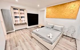 Abstract House Design Home In Center Of Turin